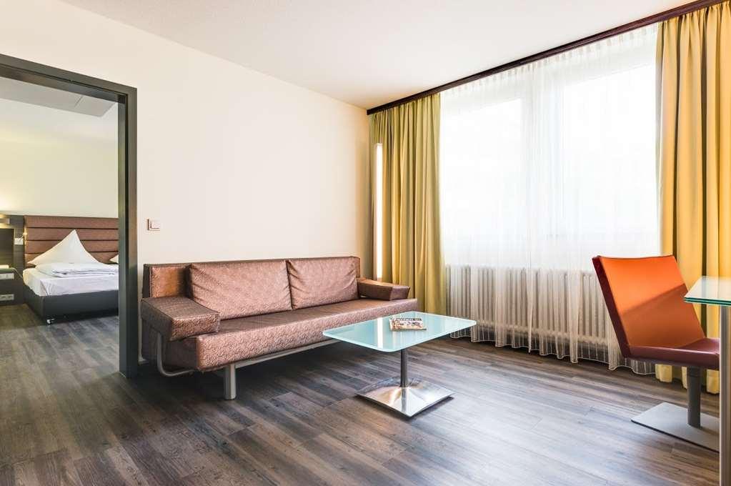 Novina Wöhrdersee Hotel 4*